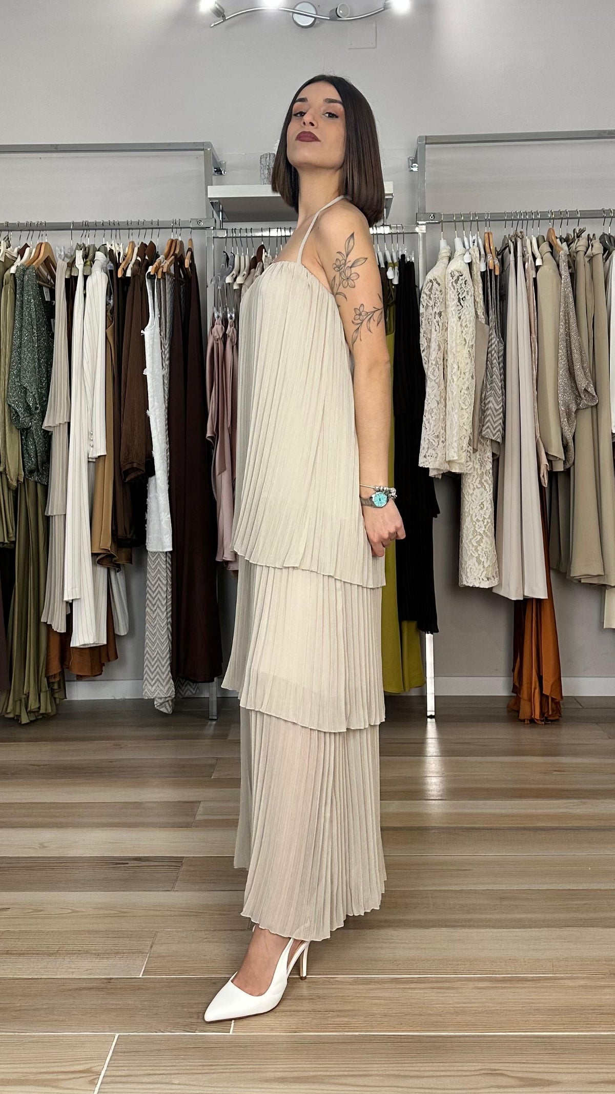 Abito lungo plissettato Souvenir sabbia laterale