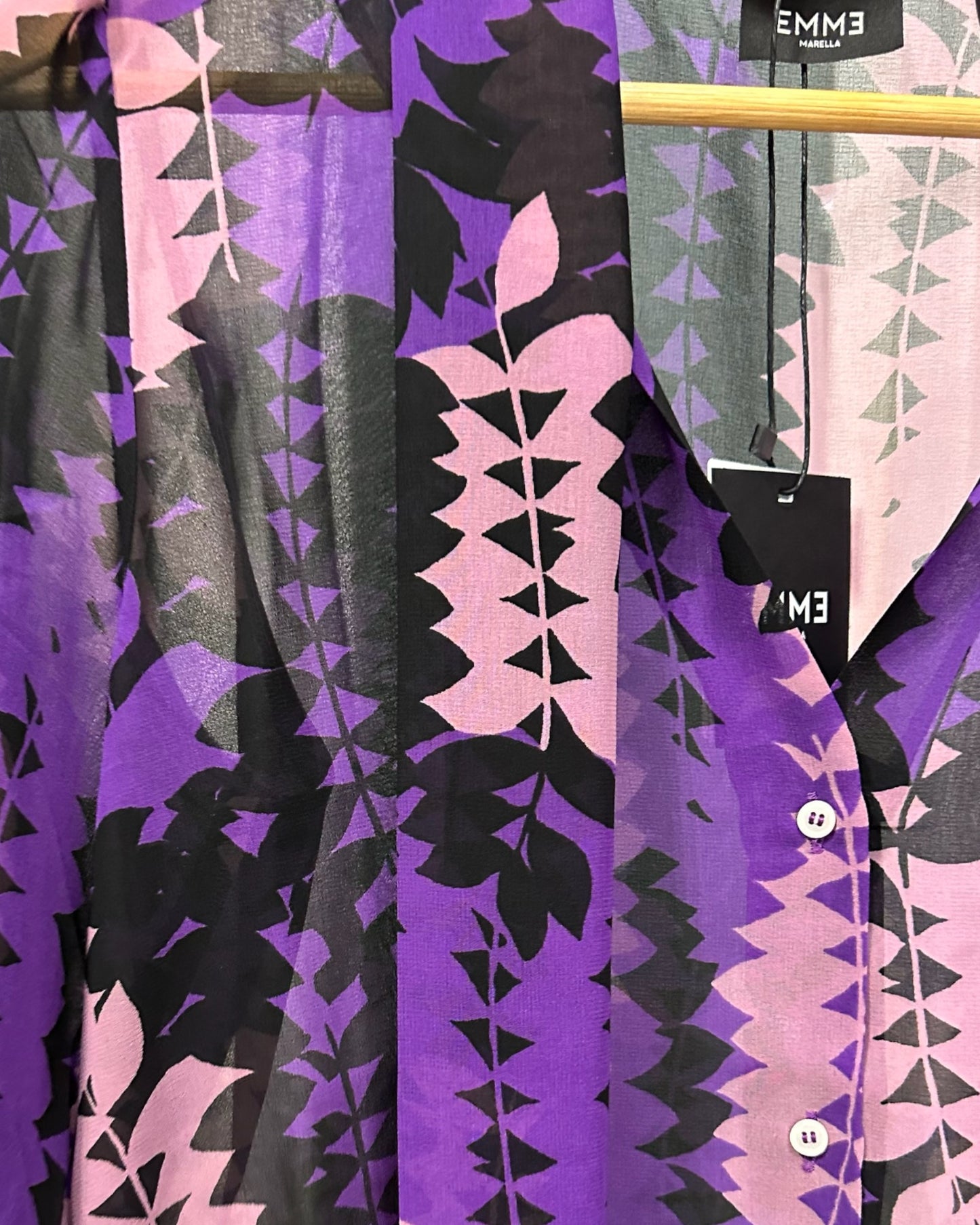 Camcia Emme fantasia viola dettaglio