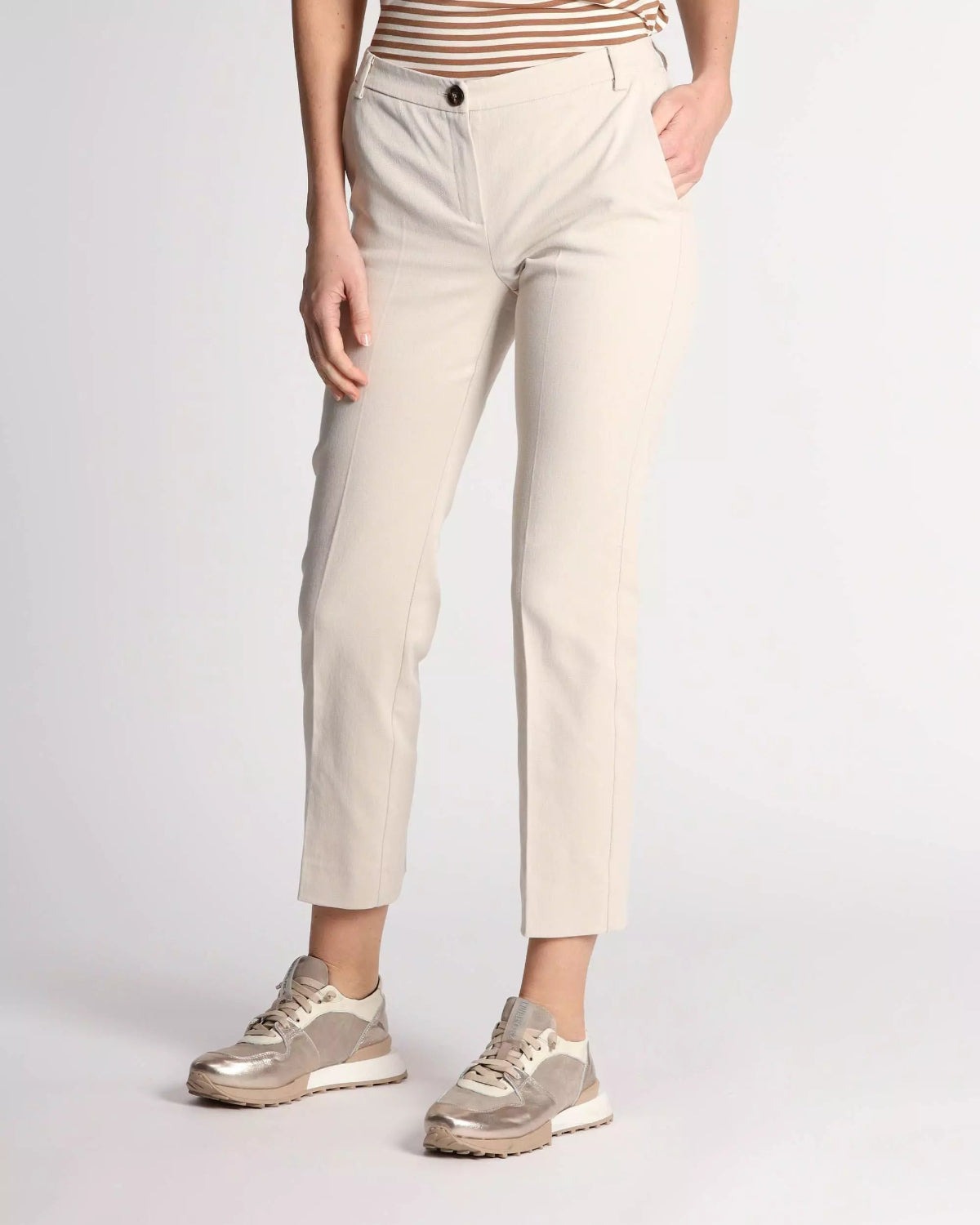 EmmeMarellapantalonedrittolaterale