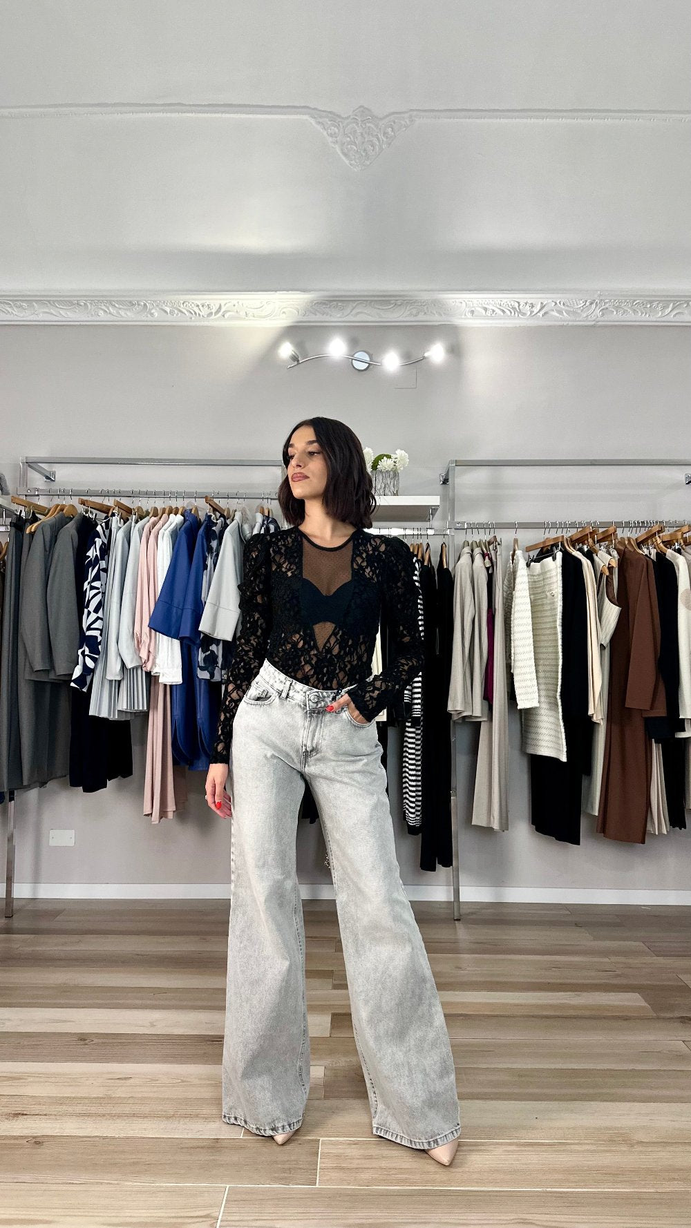 Have one body in pizzo nero dettaglio