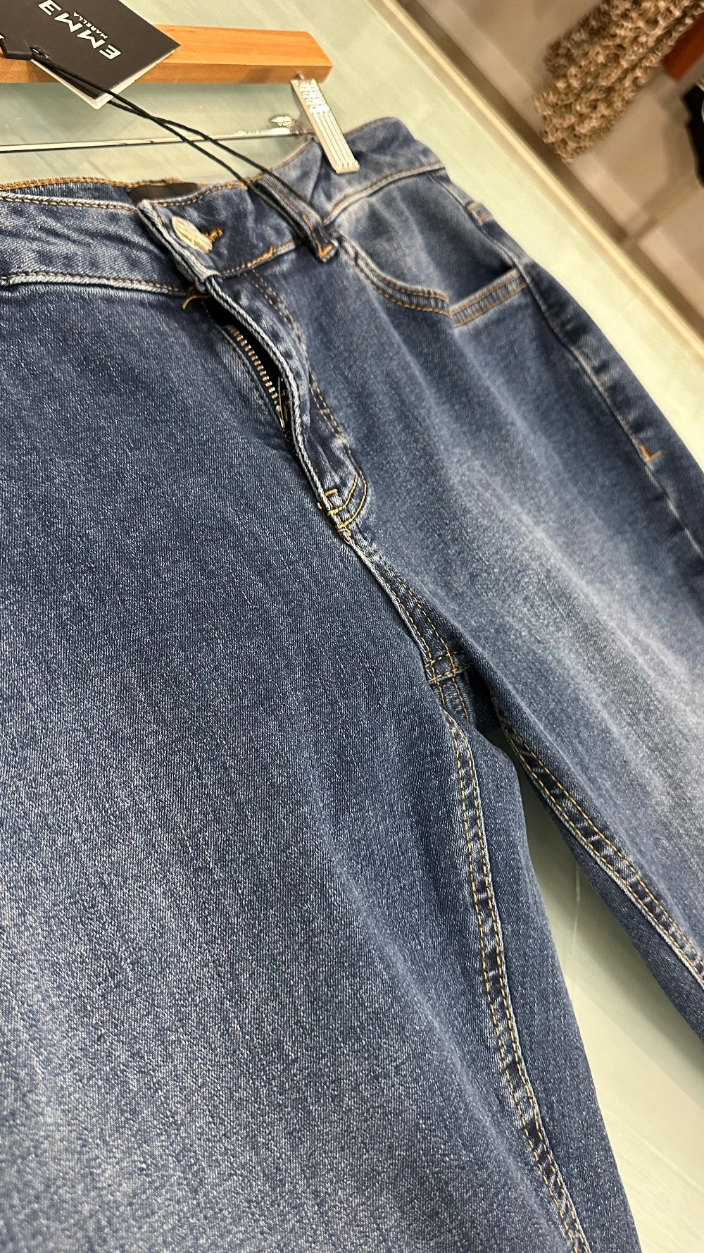 Jeans Emme Marella stretto scuro dettaglio