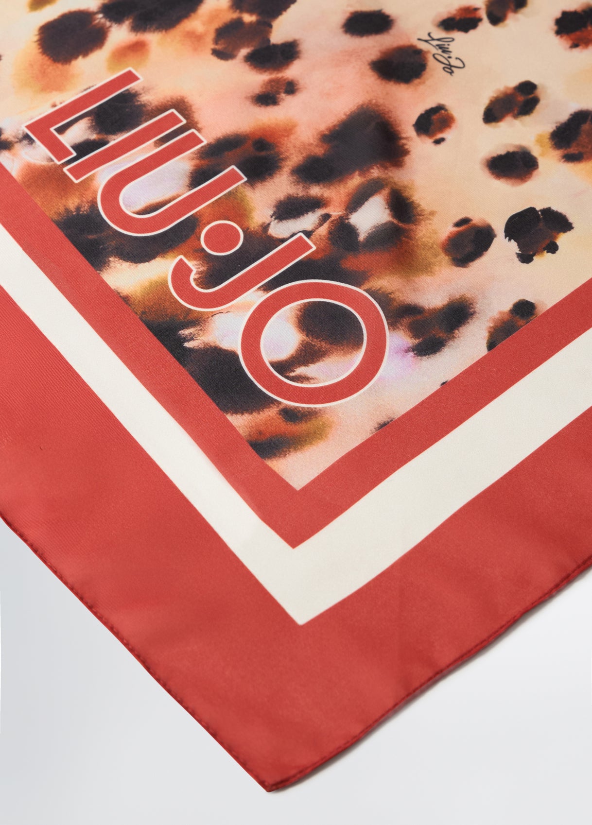 LiuJopareoanimalierlaterale