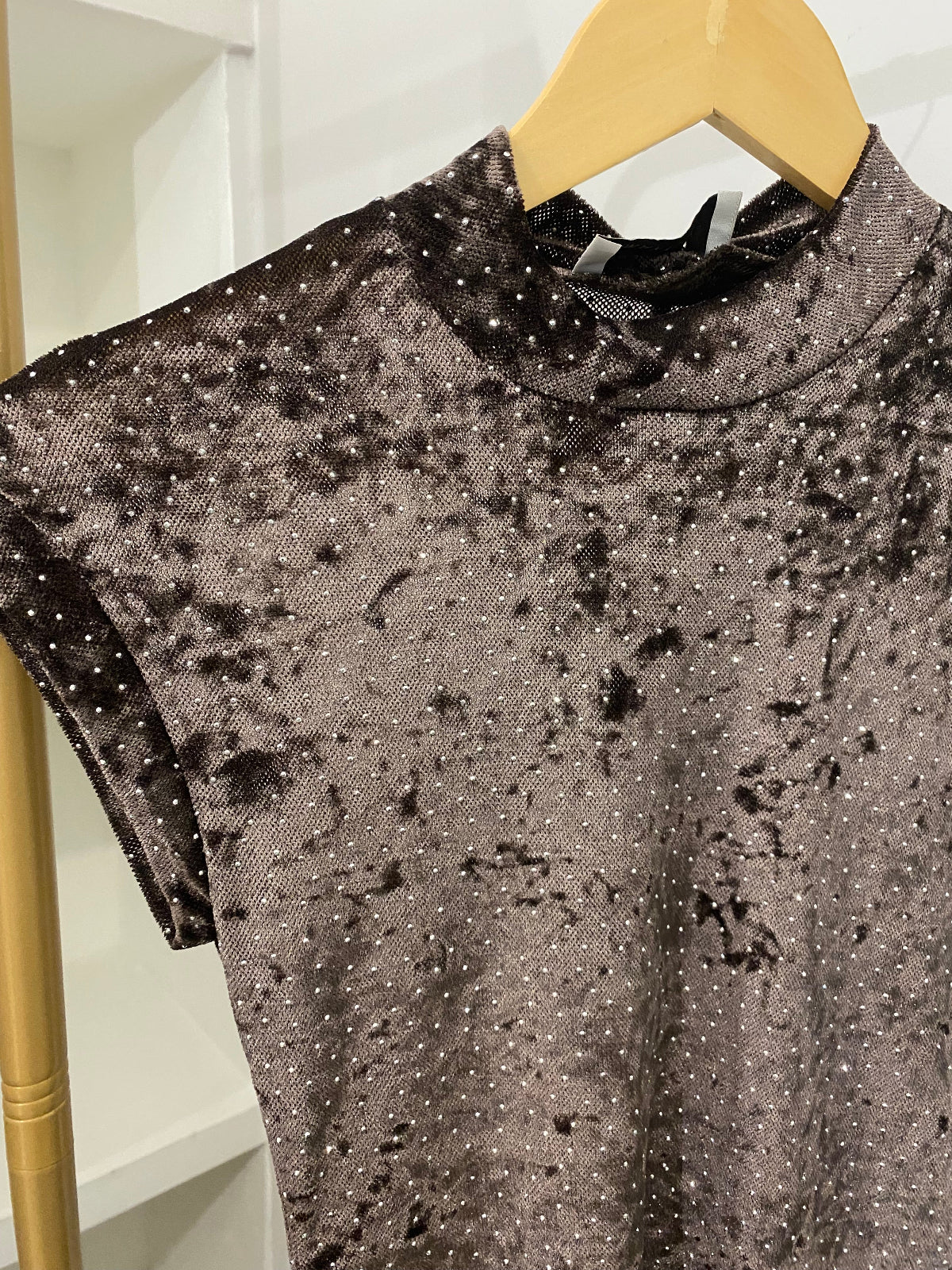 Maryley_top_in_velluto_e_strass dettaglio