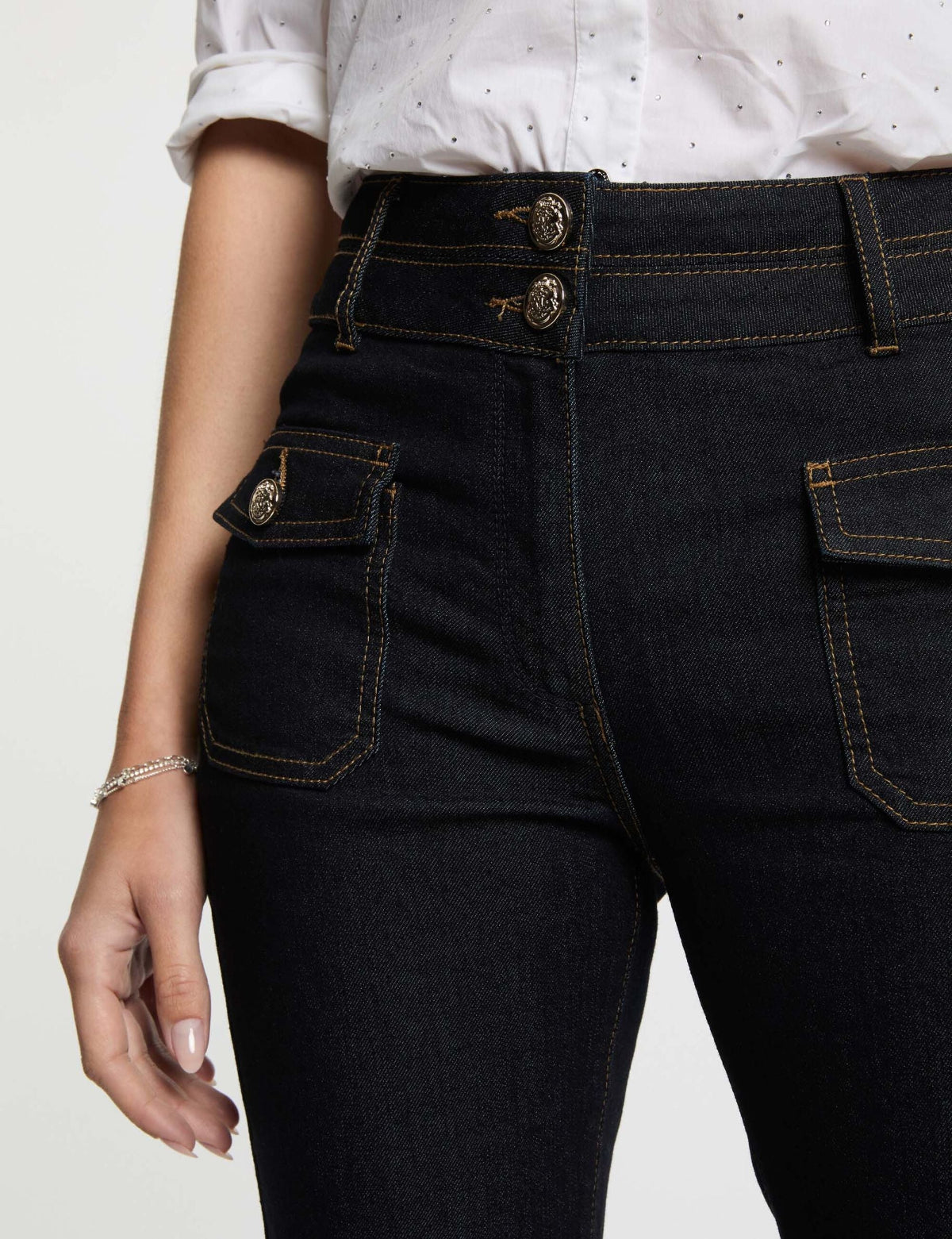 Morgandetoijeansbluscurolaterale