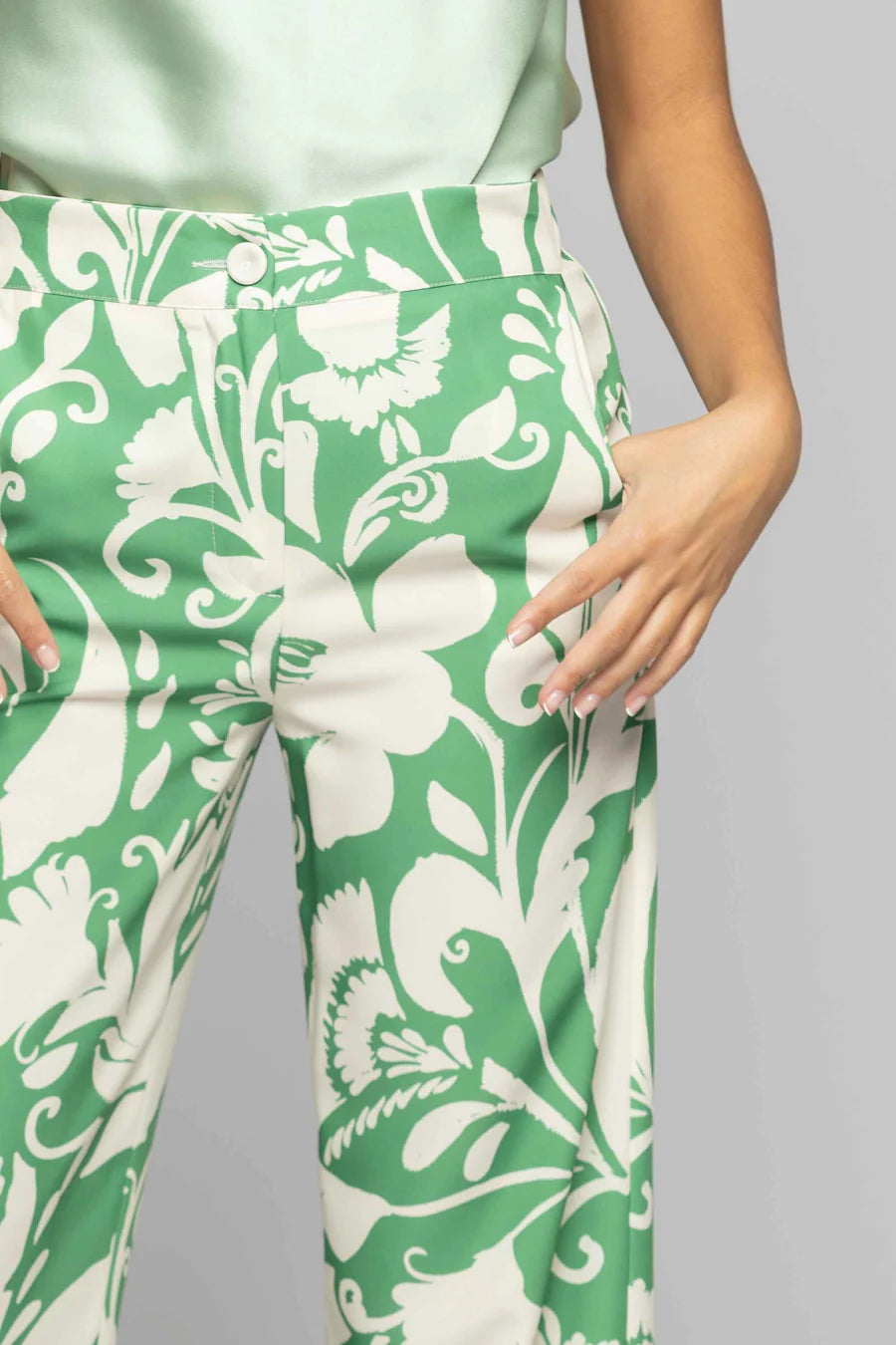 Kocca pantalone fantasia floreale dettaglio