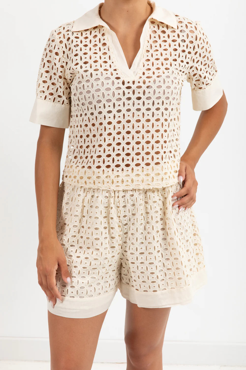 Susy mix short in pizzo sangallo dettaglio