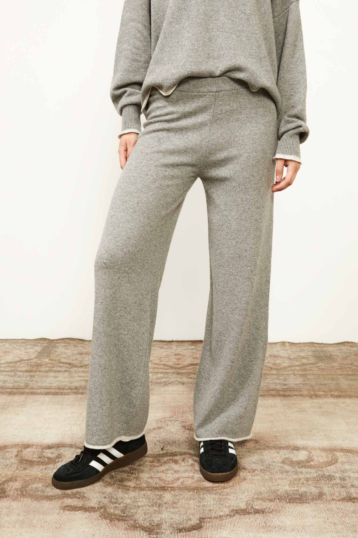 Souvenir pantalone in maglia grigio - Premium PANTALONI from SOUVENIR - Just €79! Shop now at Amaltea