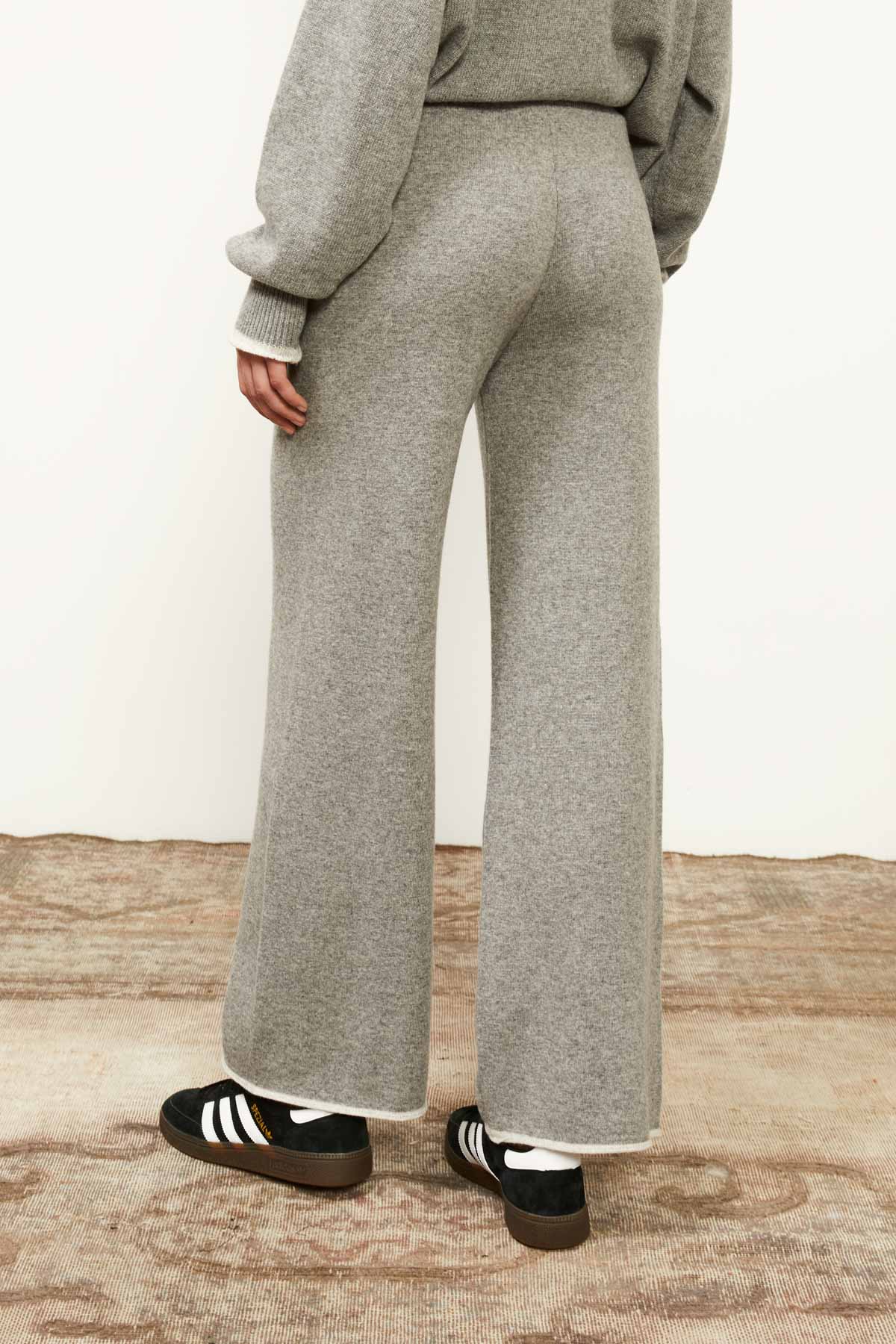 Souvenir pantalone in maglia grigio - Premium PANTALONI from SOUVENIR - Just €79! Shop now at Amaltea