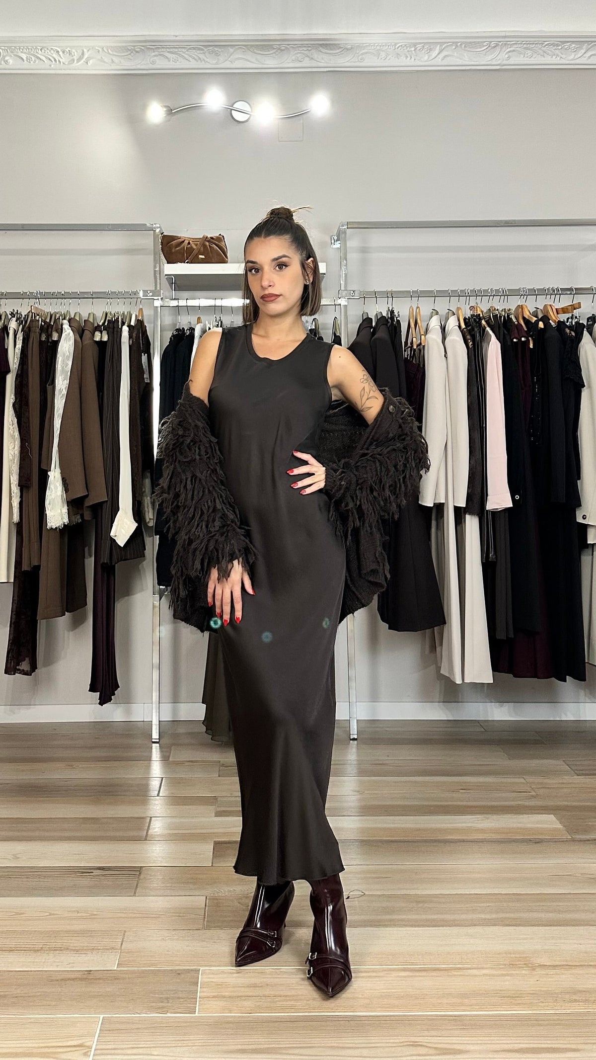Abito satin Maryley Marrone