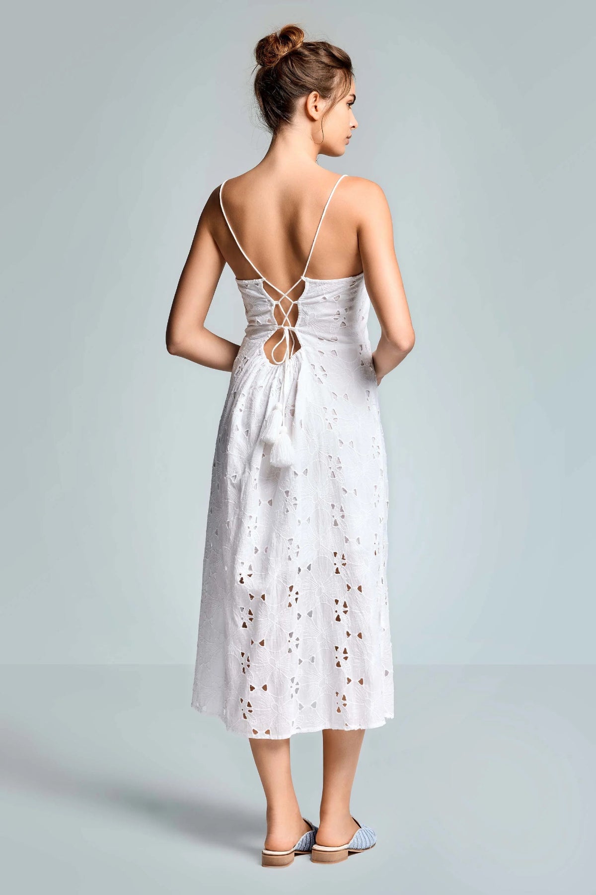 AbitomidiinpizzosangalloIconiquebiancoretro