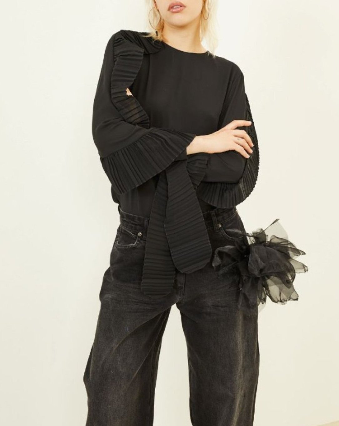 Blusa_Souvenir_plisse_nero_dettaglio