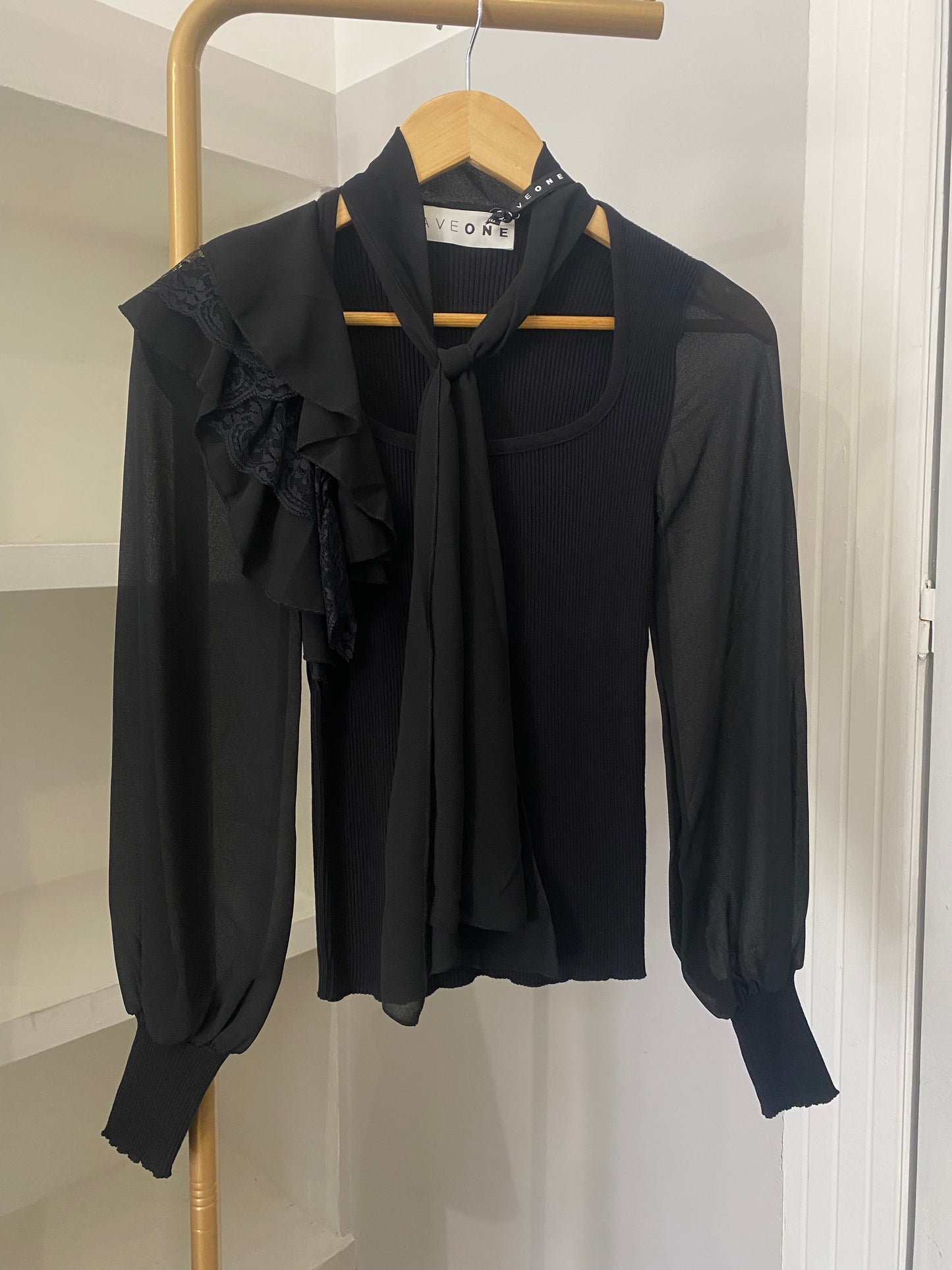 Haveone maglia volant e pizzo