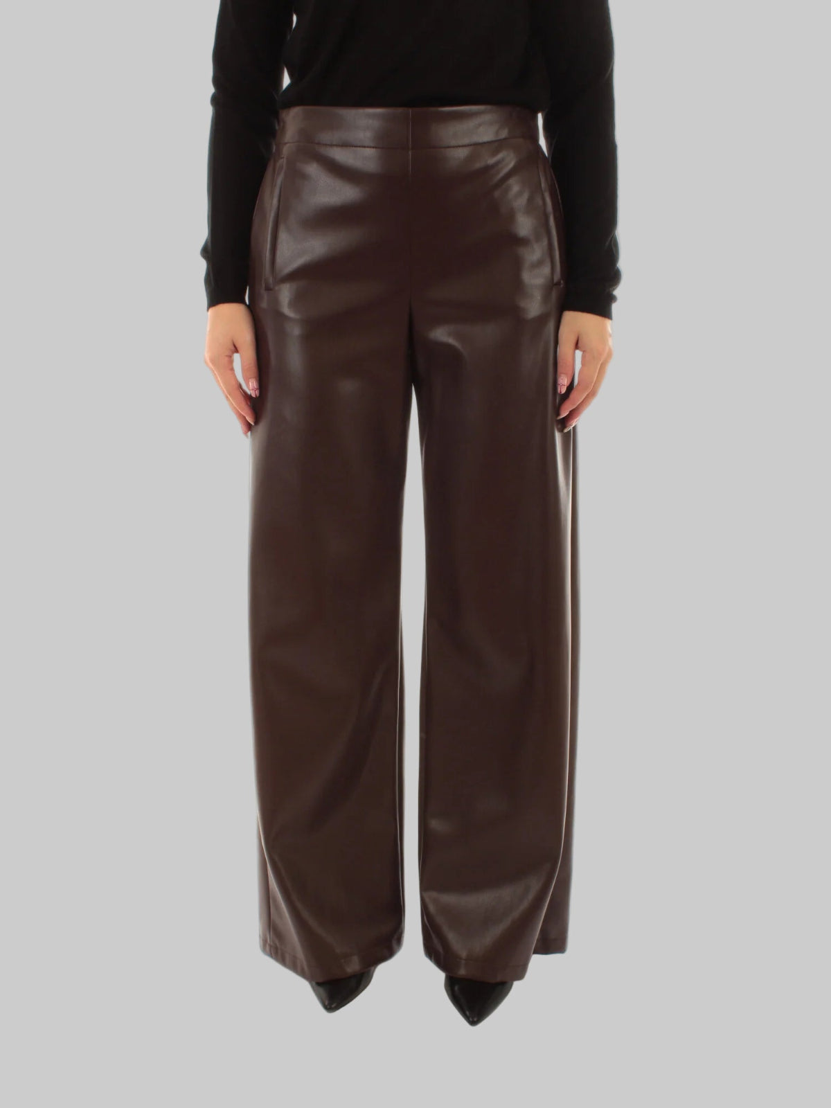 EmmeMarellapantaloneinecopellefrontale_6a2a9efb-f182-49a7-97fb-57d140d4e34a