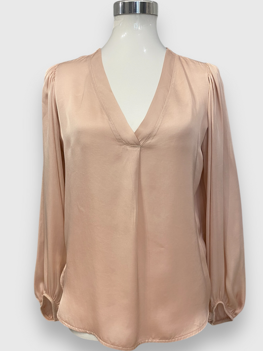 Have one blusa in satin rosa