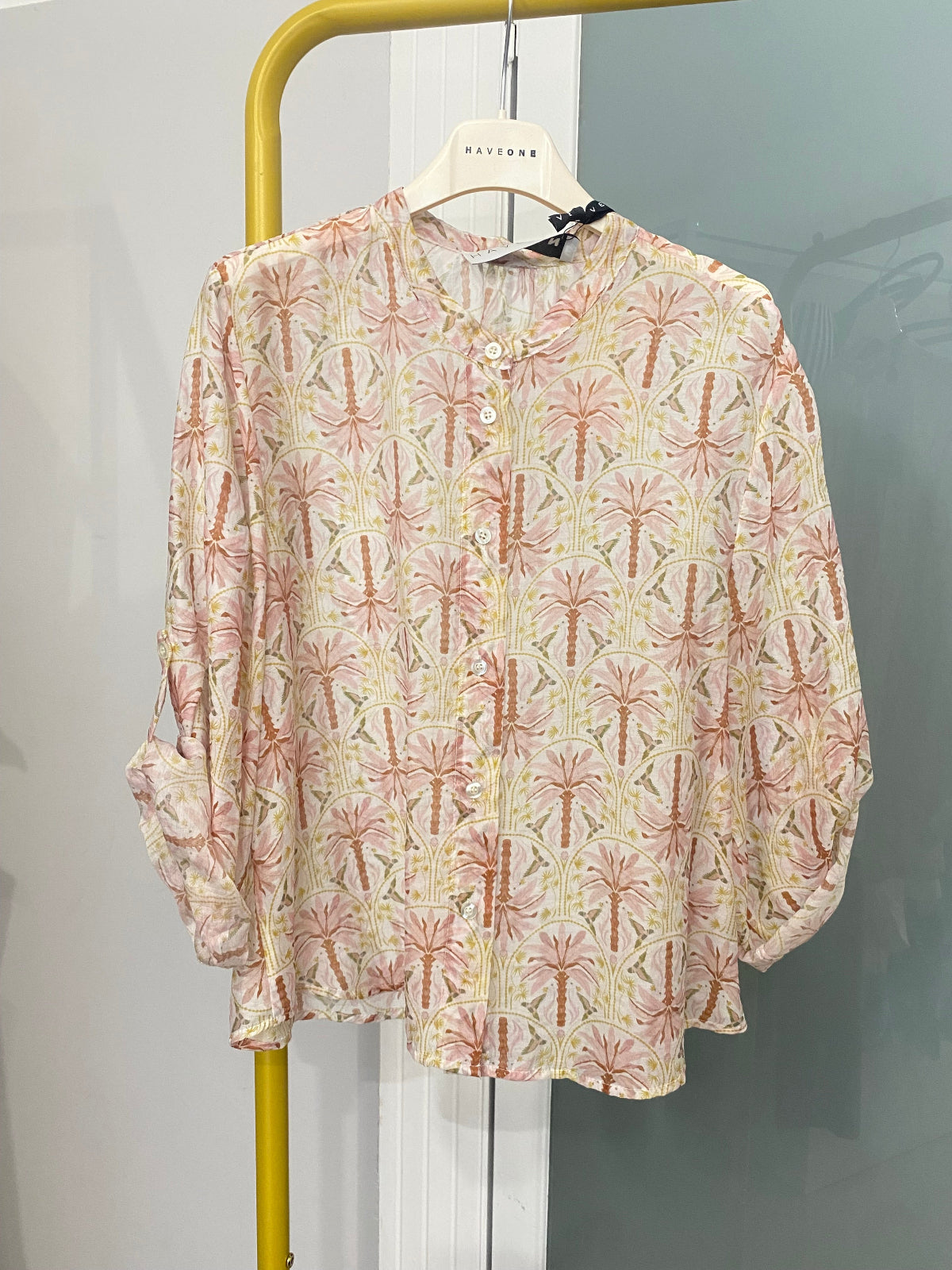 Have one camicia in mussola palme