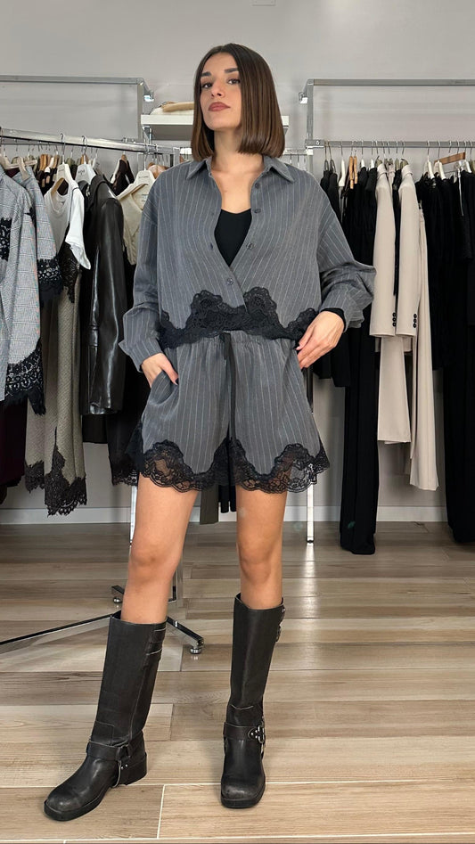 Have one short gessato frontale