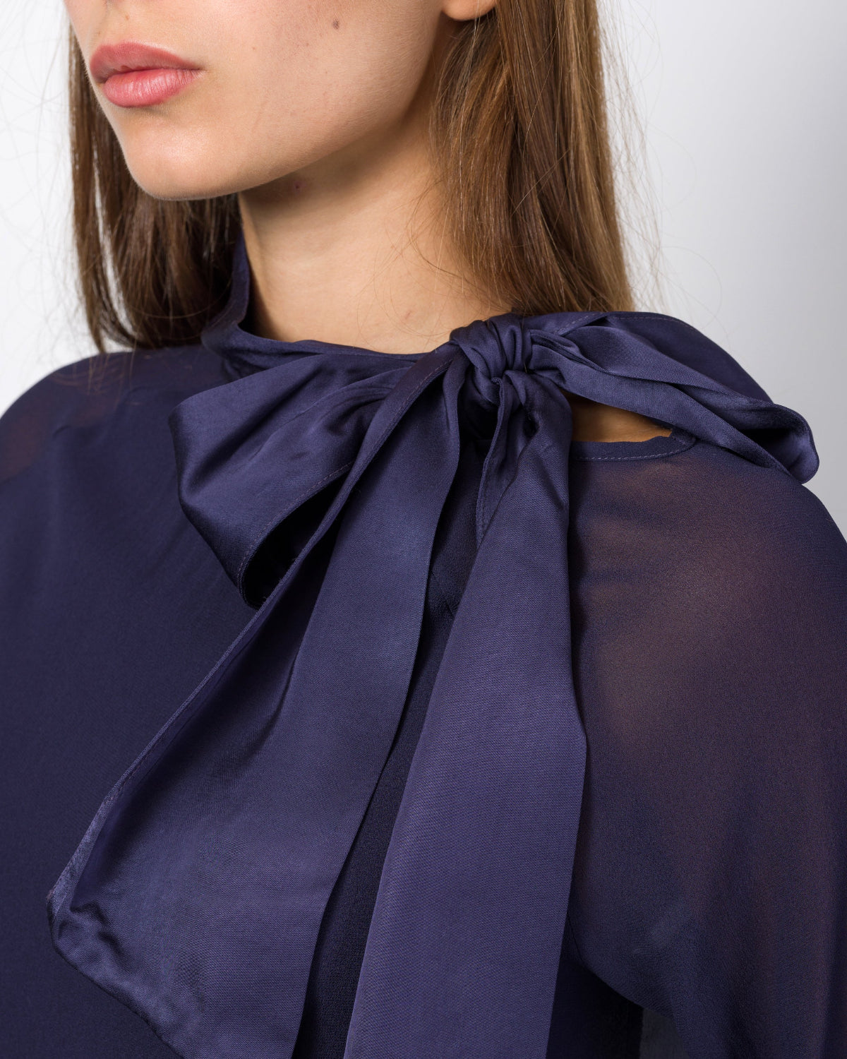 Haveoneblusaconfioccobludettaglio