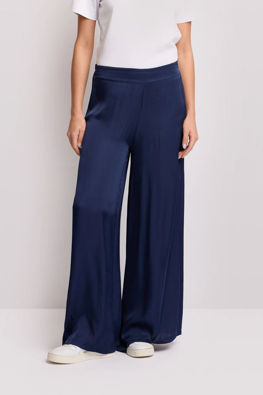 Koccapantaloneinviscosafrontale