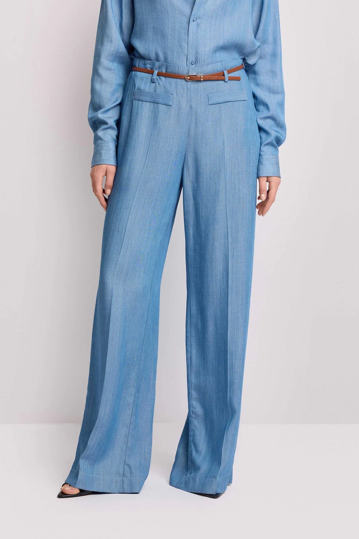 Koccapantalonewidelegfrontale