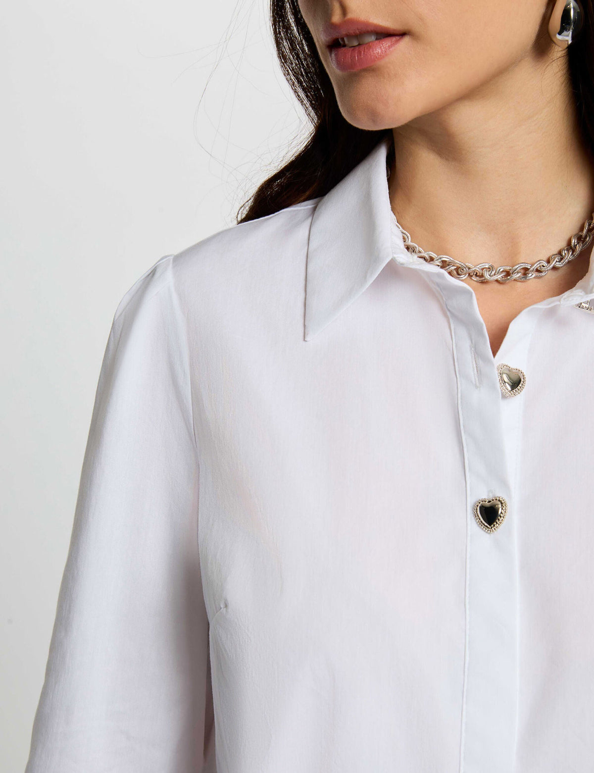 Morgandetoicamiciabiancadettaglio_8dccb126-0bf1-4c33-b86c-5e5a92f6425d