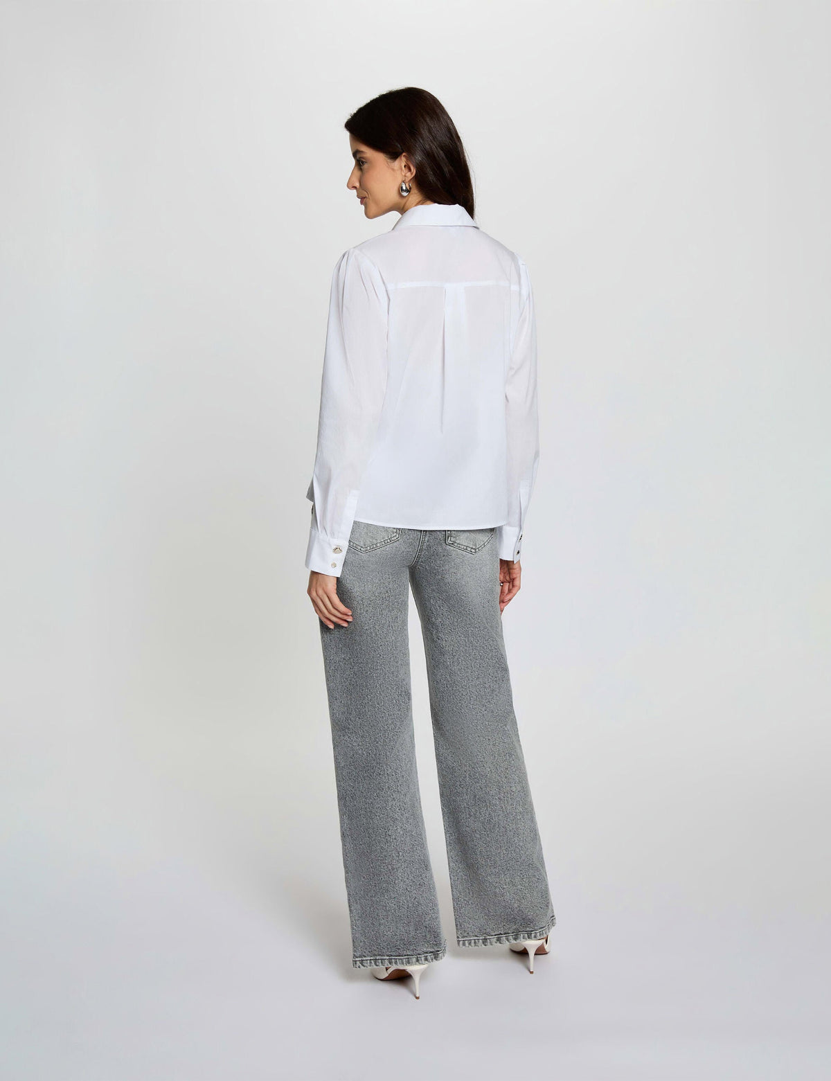 Morgandetoicamiciabiancaretro_fa056db3-ca36-443c-998f-3f16aeb17d62