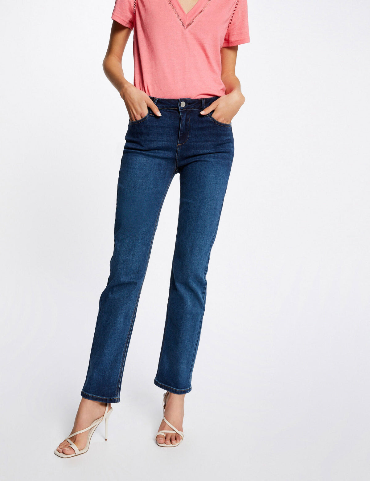 Morgandetoijeansdrittofrontale_1cd96501-f8f2-4022-bebb-8821cfe6000b