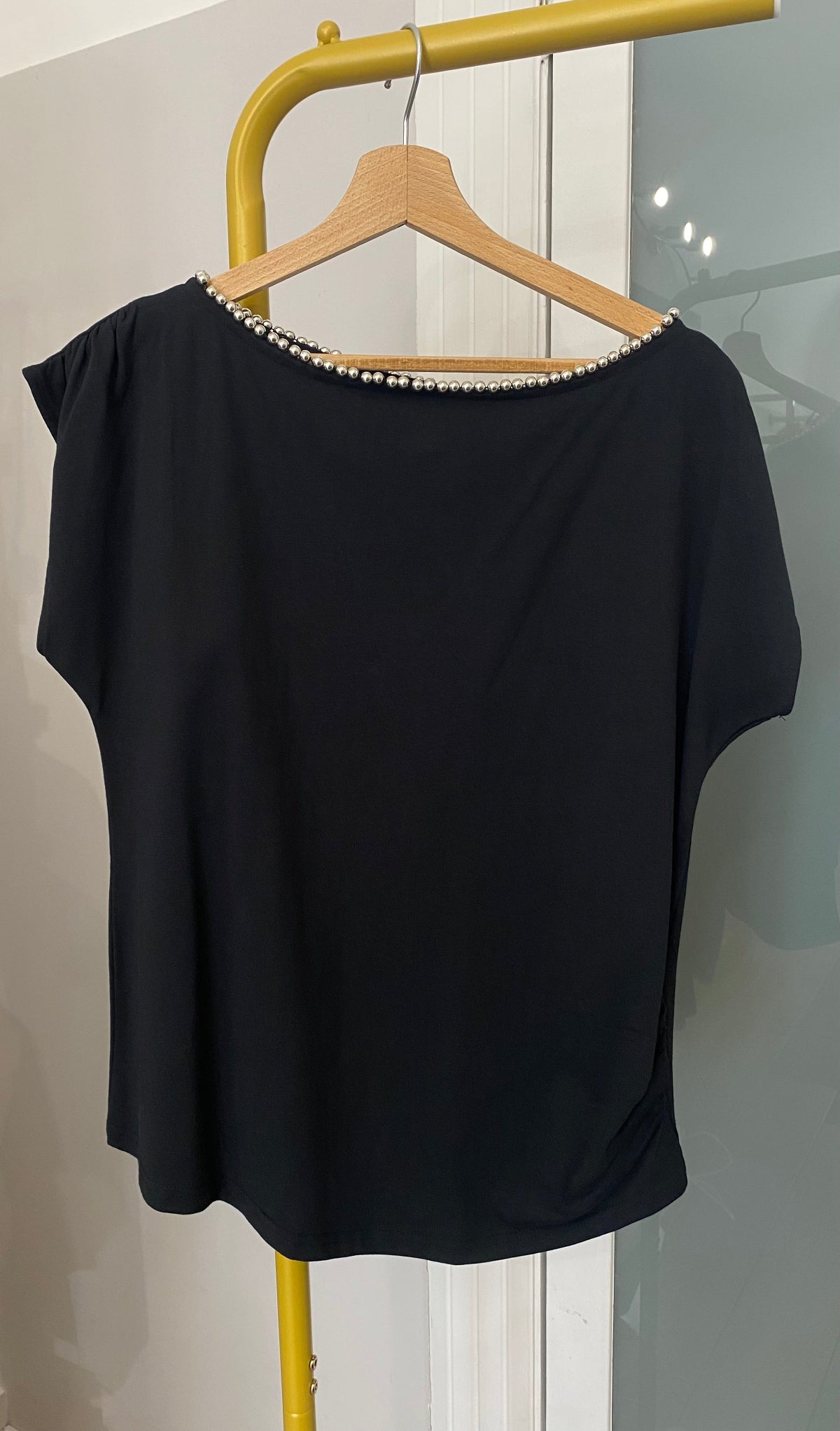 Souvenir t-shirt con perline nera