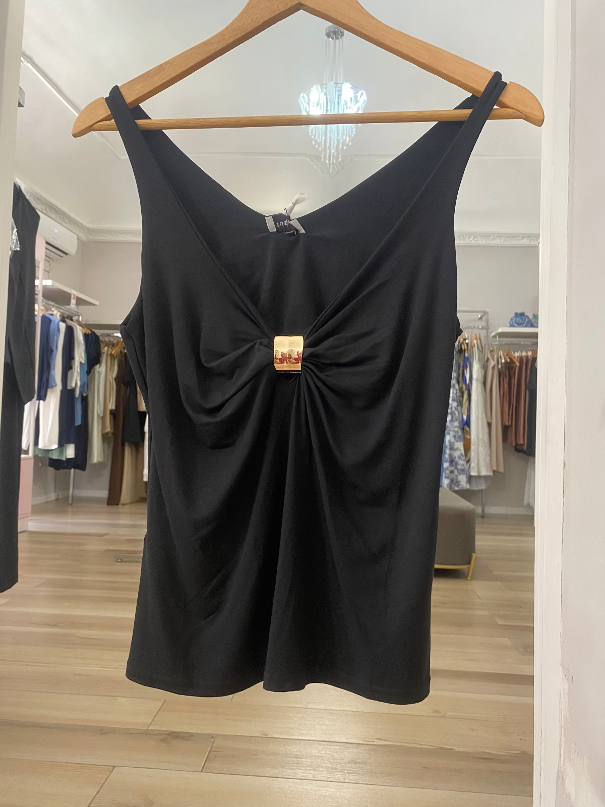Susy mix top con anello nero