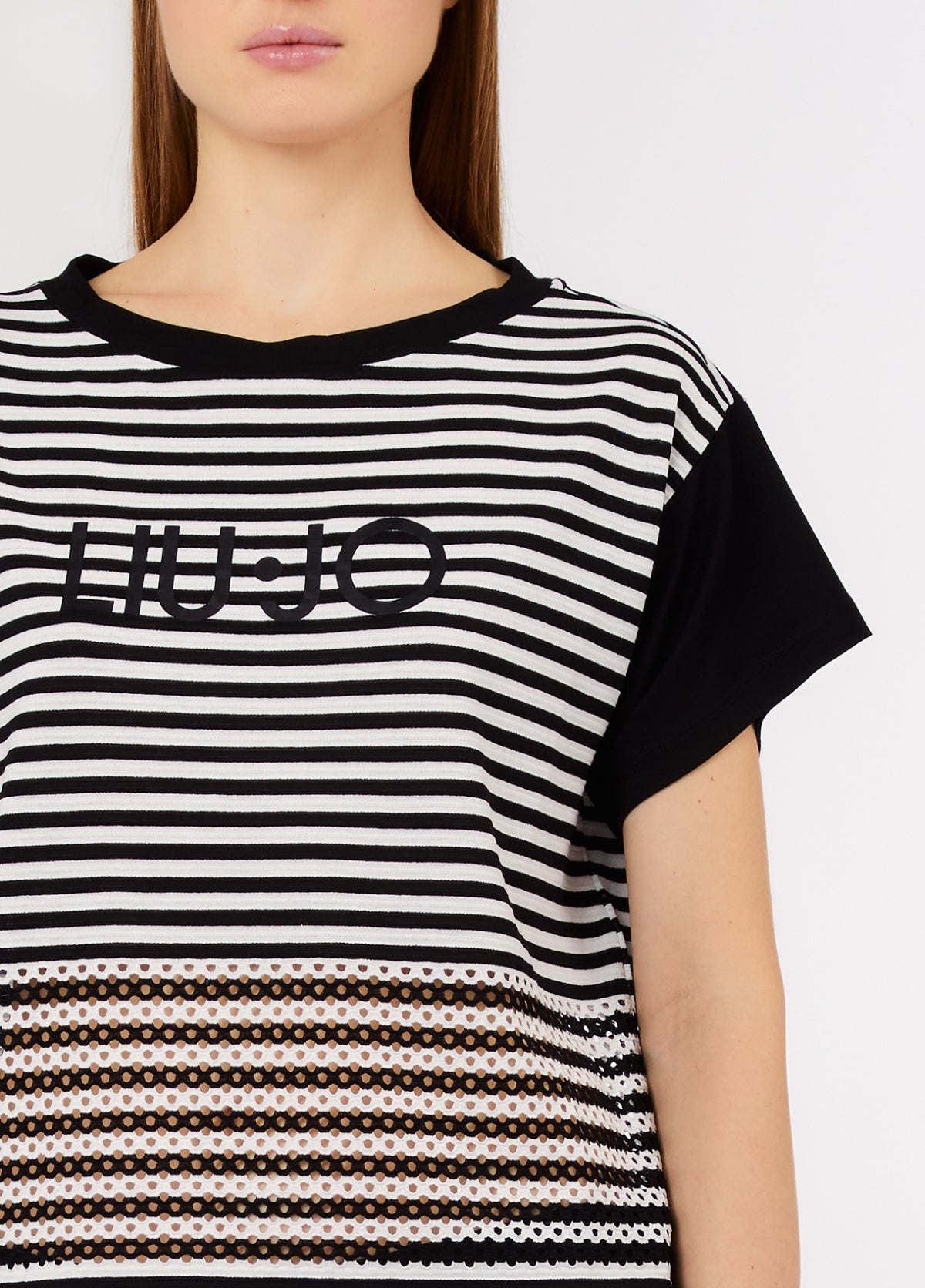 T-shirtLiuJoarighedettaglio